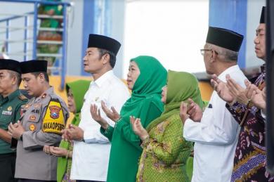 Tahun Baru Islam 1446 Hijriah, Khofifah Ajak Muslimat NU Lamongan Tafakur Ilallah