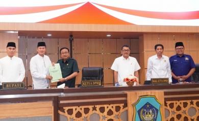 DPRD Lamongan Gelar Rapat Paripurna, Fraksi-Fraksi Sampaikan Pandangan Umum Raperda Pertanggungjawaban APBD TA 2025